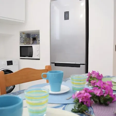 Casa Micuccio Seaside بيت للعطل