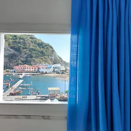 Casa Micuccio Seaside بيت للعطل