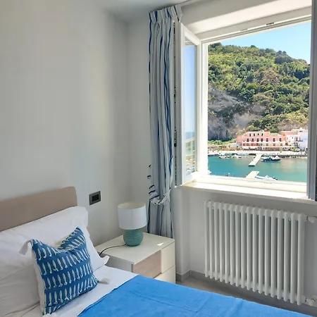 Casa Micuccio Seaside بيت للعطل