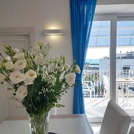 Casa Micuccio Seaside بيت للعطل