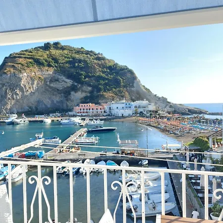 Casa Micuccio Seaside بيت للعطل *